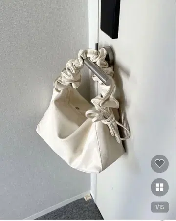 화이트 프릴 핸들 핸드백
