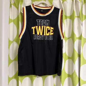 TWICE 모모 유니폼