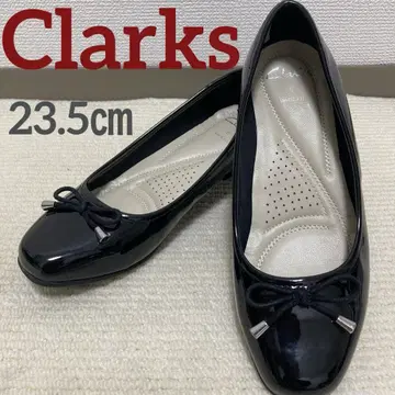 [새상품급] Clarks 에나멜 펌프스 WIDE FIT 블랙