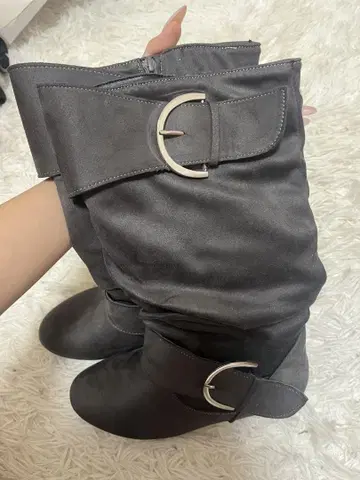 그레이 버클 롱 부츠