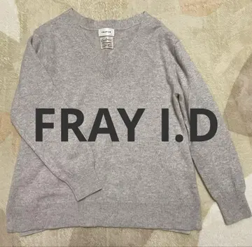 FRAY I.D 프레이 아이디 니트 라이트 그레이 V넥