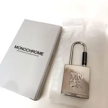 BTS MONOCHROME 키링
