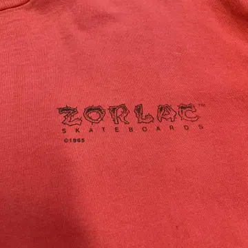ZORLAC 스케이트보드 T셔츠 빨간색