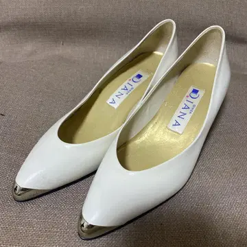 다이애나 펌프스 (21.5cm) 화이트 포인티드 DIANA