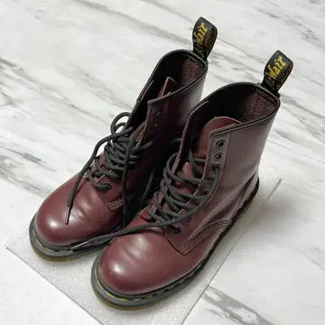 닥터마틴 Dr.Martens 8홀 크림슨