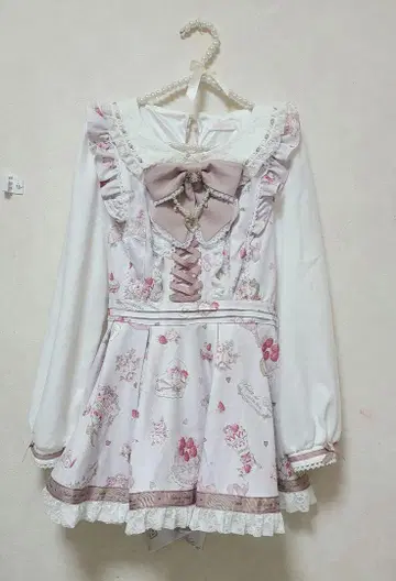 LIZLISA Salon de Fraise 패턴 셋업
