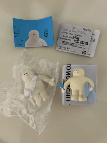The TOMODACHI! 미니어처 피규어 2개 세트