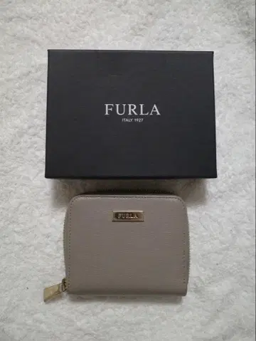 FURLA 그레이 가죽 접이식 지갑