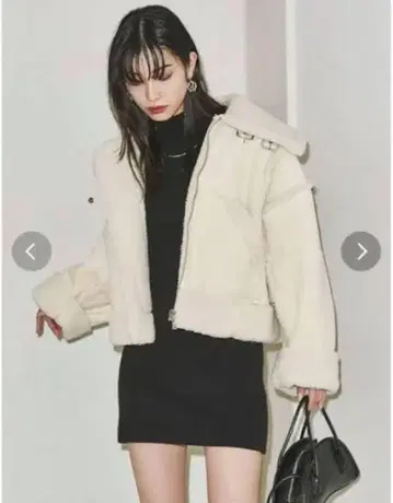 EMODA 숏 페이크 무스탕 블루종