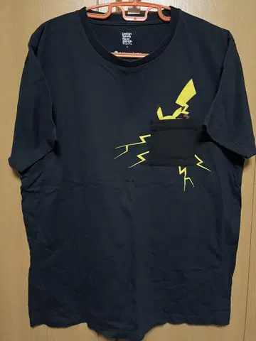 포켓몬 센터 피카츄 한정판 그라니프 콜라보 T셔츠