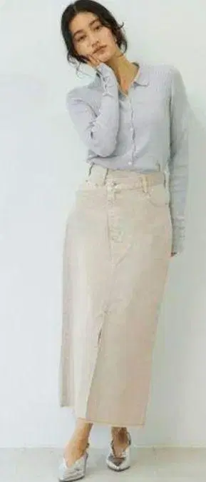 STRATA 에스트라 아지메 세미 플레어 데님 스커트