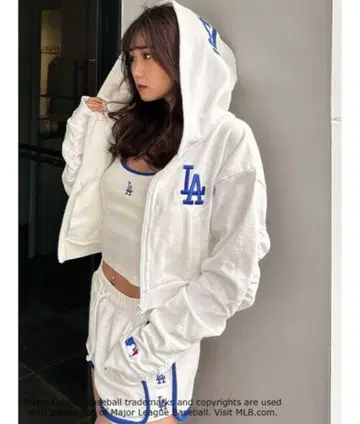 LA 로고 화이트 맨투맨 셋업