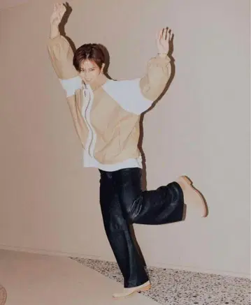 454 [ 새상품 ] JW Anderson 봄버 자켓 베이지 S