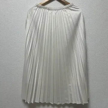 아이보리 플리츠 롱 스커트