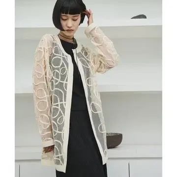 새상품 AIC. 같은 형태 코드 자수 메쉬 자켓 가디건 아이보리