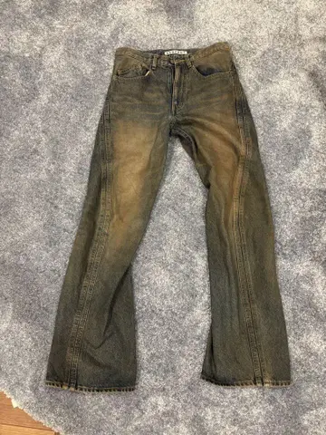 NVRFRGT 3D Twisted Jeans