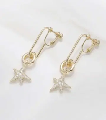 TheHanybijoux 별 모양 참 골드톤 귀찌
