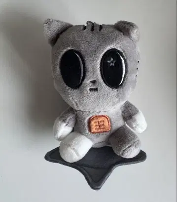 앉아있는 다고냥 뿔바투