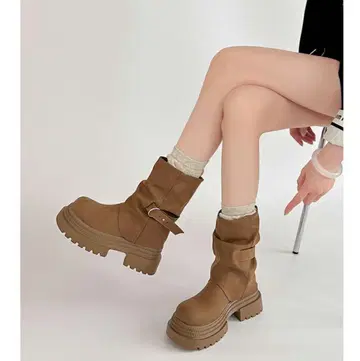 새상품 숏부츠 통굽 23.5cm 여성용 카키 힐 7cm