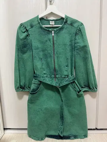 BAUM UND PFERDGARTEN 퍼프 슬리브 원피스