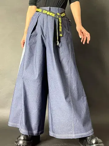 이터널 블레이즈의 와이드 팬츠