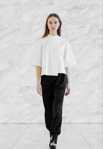 이오레 IORE DETAIL PONTE T-SHIRT 티셔츠