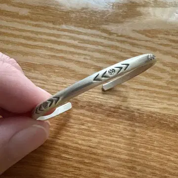 에스닉풍 실버 뱅글 직경 6.5cm