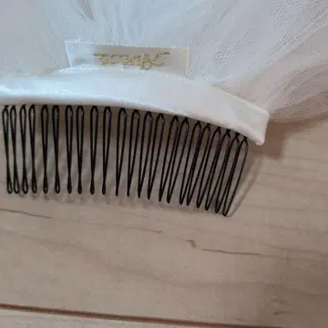 웨딩 베일 블랙 코움 부착