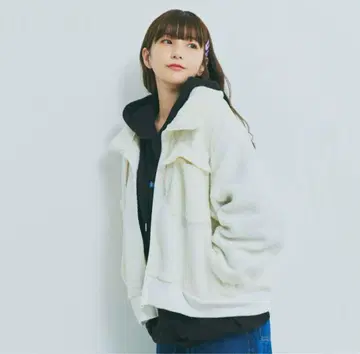 [ 기간 한정 ] Boka nii 백 로고 보아 자켓 보아 아우터 화이트