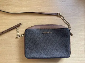 MICHAEL KORS 다크 브라운 숄더백