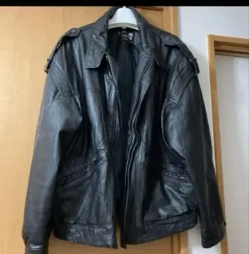 Leather Crest 블랙 가죽 자켓 42 초특가