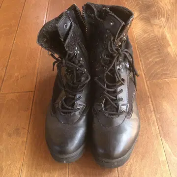 블랙 밀리터리 부츠 지퍼 포함 25.5cm 갈라짐 있음으로 특가