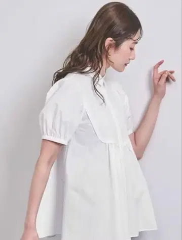 united arrows 자수 콤비 숏 슬리브 블라우스