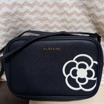 CLATHAS 블랙 숄더백
