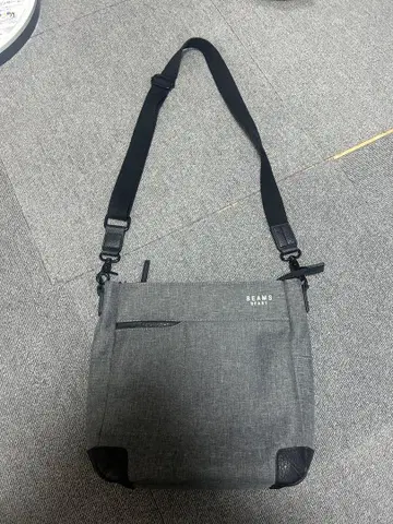 [ 가격 인하 ] 빔즈 캠퍼스 폴리에스테르 혼방 소재 미니 숄더