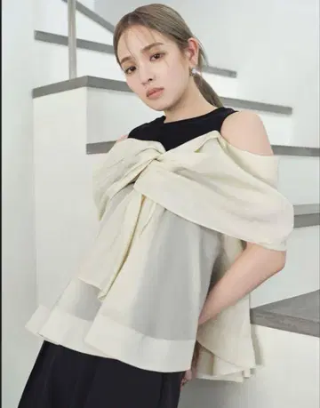 프레이 아이디 컷콤비 페플럼 상의