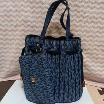 Michael Kors 네이비 핸드백