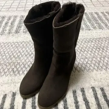 무스탕 부츠 23cm 이탈리아제