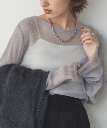 [ 완판 색상 ] hunch 크루넥 라메 시어 탑