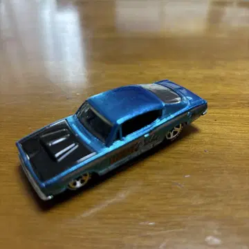 Hot Wheels 메탈릭 블루 미니카