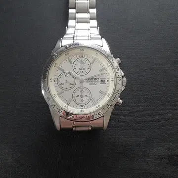 새상품급 SEIKO 크로노그래프 쿼츠 손목시계 100m 방수