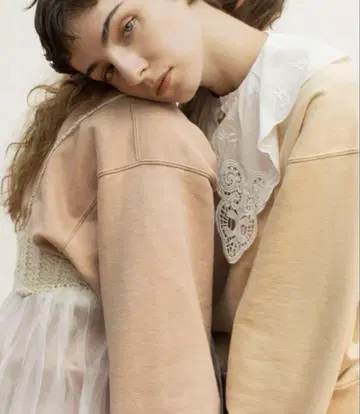rihka 맨투맨 lace