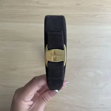 Salvatore Ferragamo 브라운 머리띠