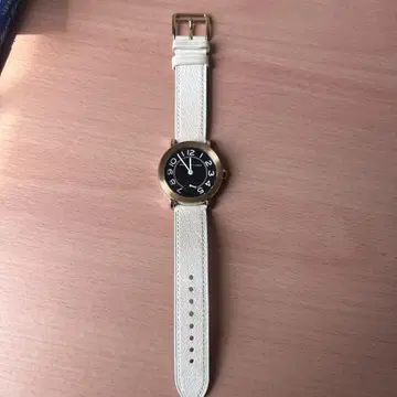 MARC JACOBS 아날로그 수동 와인딩 시계 화이트/블랙