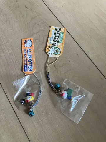 지역 한정 키티 스트랩 2개