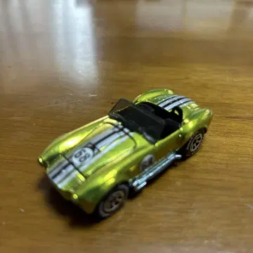 Hot Wheels 메탈릭 그린 미니카