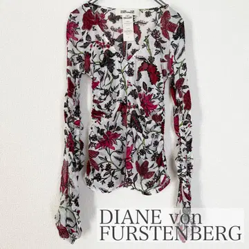 [새상품급] DVF 다이앤 폰 파스텐버그 꽃무늬 시어 탑 P