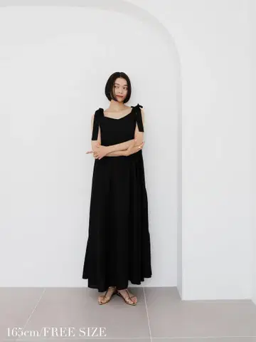 KATRIN 백 티어드 원피스 블랙 원피스
