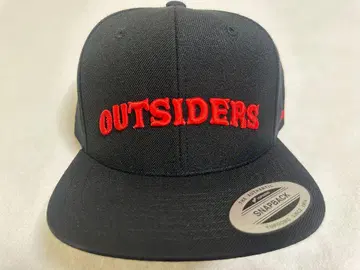 OUTSIDERS 블랙 스냅백 캡