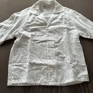 ZARA 오픈 카라 셔츠